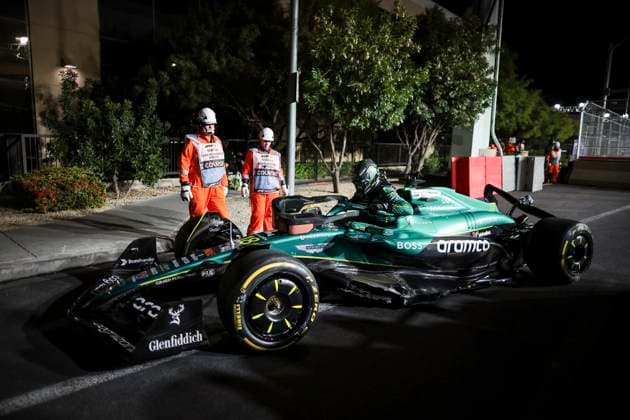 F1 - LAS VEGAS GRAND PRIX 2025 18 STROLL Lance (can), Aston Martin F1 Team AMR25, broken rear wing at the start of the race, depart during the 2025 Formula 1 Las Vegas Grand Prix, 22th round of the 2025 FIA Formula One World Championship, WM, Weltmeisterschaft from November 21 to 23, 2025 on the Las Vegas Strip Circuit, in Paradise, Nevada, United States of America - ParadiseUnited States Copyright: xEricxAlonsox