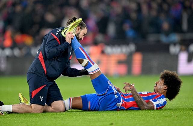 Chris Richards of Crystal Palace receives treatment Wolverhampton Wanderers v Crystal Palace, Premier League, Football, Molineux, Wolverhampton, UK - 22 Nov 2025Wolverhampton Molineux United Kingdom EDITORIAL USE ONLY No use with unauthorised audio, video, data, fixture lists, club league logos or live services. Online in-match use limited to 120 images, no video emulation. No use in betting, games or single club league player publications. Copyright: xAnnaxGowthorpe Shutterstockx 15860649cy