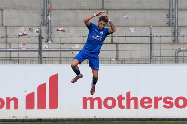 Leon Petö (SGV Freiberg, 07) trifft per Elfmeter, Strafstoß, Torjubel, Emotionen, Torschuss, Abschluss, Torerfolg, Treffer , Deutschland, Fussball, Regionalliga Südwest, 18.Spieltag, 2025 2026, SC Freiburg II vs. SGV Freiberg, 23.11.2025, Dreisamstadion, Freiburg, Deutschland DFB REGULATIONS PROHIBIT ANY USE OF PHOTOGRAPHS AS IMAGE SEQUENCES AND OR QUASI-VIDEO. Freiburg Dreisamstadion Baden-Wuerttemberg Deutschland Copyright: xArnexAmbergx