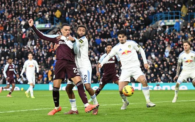 Morgan Rogers of Aston Villa scores the team s first goal Leeds United v Aston Villa, Premier League, Football, Elland Road, Leeds, UK - 23 Nov 2025Leeds Elland Road United Kingdom EDITORIAL USE ONLY No use with unauthorised audio, video, data, fixture lists, club league logos or live services. Online in-match use limited to 120 images, no video emulation. No use in betting, games or single club league player publications. Copyright: xAnnaxGowthorpe Shutterstockx 15860945ao