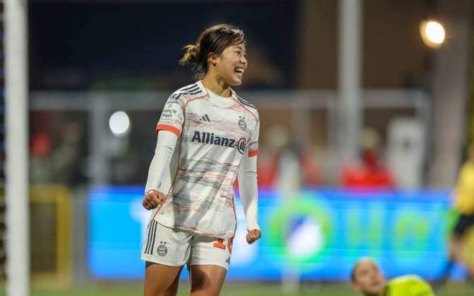 DEU, Hoffenheim, TSG Hoffenheim vs FC Bayern München, Google Pixel Bundesliga, DFB, Saison 2526, Dietmar-Hopp-Stadion, 11. Spieltag, im Bild: Tor und Jubel, Momoko Tanikawa (Bayern München 18) erzielt das 4:1, Jubell und Freude DFB DFL REGULATIONS PROHIBIT ANY USE OF PHOTOGRAPHS AS IMAGE SEQUENCES AND OR QUASI-VIDEO, 23.11.2025, Copyright: HMBxMedia HendrikxHamelau