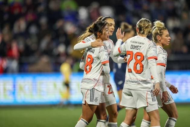 DEU, Hoffenheim, TSG Hoffenheim vs FC Bayern München, Google Pixel Bundesliga, DFB, Saison 2526, Dietmar-Hopp-Stadion, 11. Spieltag, im Bild: Tor und Jubel, Momoko Tanikawa (Bayern München 18) erzielt das 4:1, Jubell und Freude DFB DFL REGULATIONS PROHIBIT ANY USE OF PHOTOGRAPHS AS IMAGE SEQUENCES AND OR QUASI-VIDEO, 23.11.2025, Copyright: HMBxMedia HendrikxHamelau