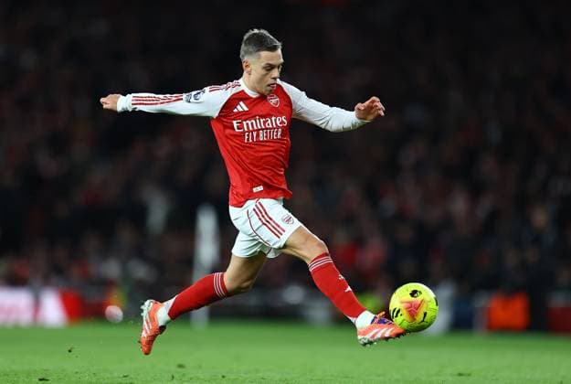 Leandro Trossard of Arsenal Arsenal v Tottenham Hotspur, Premier League, Football, Emirates Stadium, London, UK - 23 Nov 2025London Emirates Stadium United Kingdom EDITORIAL USE ONLY No use with unauthorised audio, video, data, fixture lists, club league logos or live services. Online in-match use limited to 120 images, no video emulation. No use in betting, games or single club league player publications. Copyright: xMichaelxZemanek Shutterstockx 15860967as