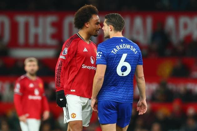Joshua Zirkzee of Manchester United, ManU and James Tarkowski of Everton clash during the game Manchester United v Everton, Premier League, Football, Old Trafford, Manchester, UK - 24 Nov 2025Manchester Old Trafford United Kingdom EDITORIAL USE ONLY No use with unauthorised audio, video, data, fixture lists, club league logos or live services. Online in-match use limited to 120 images, no video emulation. No use in betting, games or single club league player publications. Copyright: xPaulxCurrie Shutterstockx 15918214aw