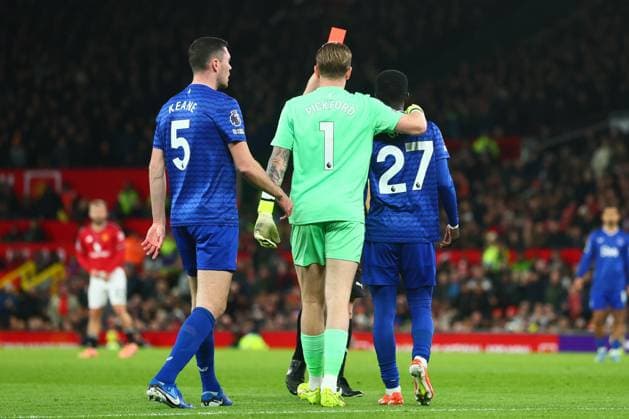 Idrissa Gueye of Everton is sent off after clashing with Michael Keane of Everton Manchester United, ManU v Everton, Premier League, Football, Old Trafford, Manchester, UK - 24 Nov 2025Manchester Old Trafford United Kingdom EDITORIAL USE ONLY No use with unauthorised audio, video, data, fixture lists, club league logos or live services. Online in-match use limited to 120 images, no video emulation. No use in betting, games or single club league player publications. Copyright: xPaulxCurrie Shutterstockx 15918214be