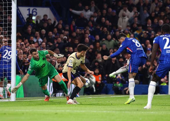 London, England, 25th November 2025. Enzo Fernandez of Chelsea sees his goal disallowed during the Chelsea vs FC Barcelona, Barca UEFA Champions League match at Stamford Bridge, London. Picture credit should read: Paul Terry Sportimage EDITORIAL USE ONLY. No use with unauthorised audio, video, data, fixture lists, club league logos or live services. Online in-match use limited to 120 images, no video emulation. No use in betting, games or single club league player publications. SPI_033_PT_Chelsea_Barcelona SPI-4310-0033