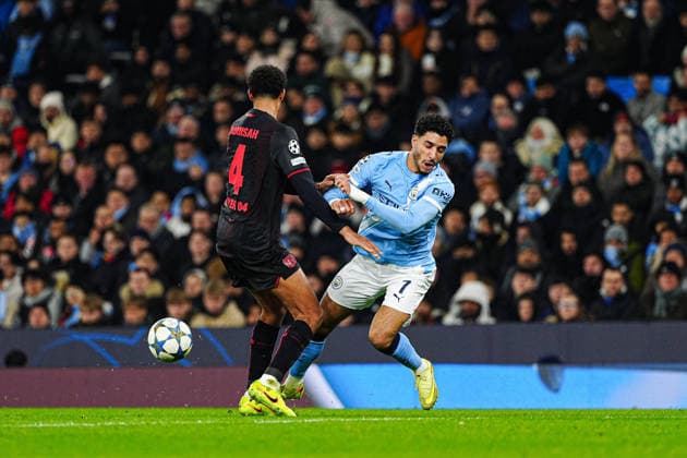 Jarell Quansah (Bayer 04 Leverkusen, 04), Omar Marmoush (Manchester City, 07) ENG, Manchester City vs. Bayer 04 Leverkusen, Fussball, UEFA Champions League, Spieltag 5, Spielzeit 2025 2026, 25.11.2025 ENG, Manchester City vs. Bayer 04 Leverkusen, Fussball, UEFA Champions League, Spieltag 5, Spielzeit 2025 2026, 25.11.2025 Manchester Copyright: xEibner-Pressefoto MarcelxvonxFehrnx EP_MFN