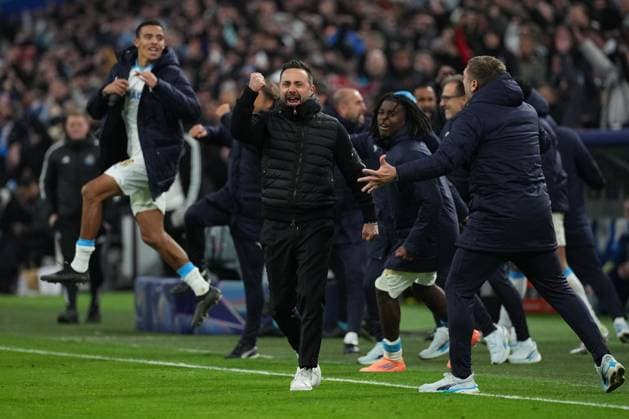 Marseille coach Roberto De Zerbi celebrates at the final whistle Marseille v Newcastle United, UEFA Champions League, Group Stage, Football, Orange Velodrome, Marseille, France- 25 Nov 2025Marseille Orange Vélodrome France EDITORIAL USE ONLY No use with unauthorised audio, video, data, fixture lists, club league logos or live services. Online in-match use limited to 120 images, no video emulation. No use in betting, games or single club league player publications. Copyright: xDavexWinter Shutterstockx 15918266dr