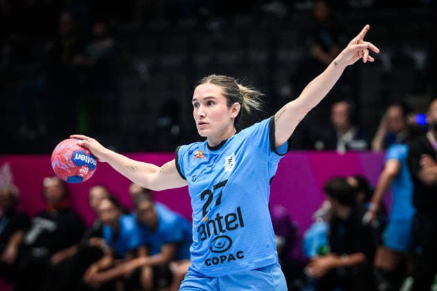 Paula Eastman Rueger (Uruguay, 27) GER, Serbien - Uruguay, Handball Weltmeisterschaft, Vorrunde, Gruppe C, 26.11.2025 GER, Serbien - Uruguay, Handball Weltmeisterschaft, Vorrunde, Gruppe C, 26.11.2025 Stuttgart Copyright: xSandyxDinkelackerx EP_SDR