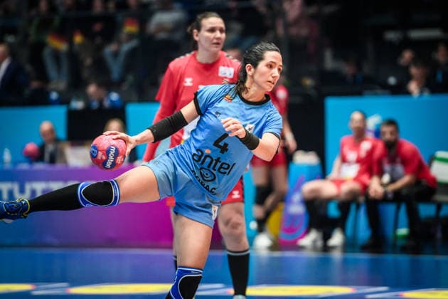 Martina Barreiro Guerra (Uruguay, 04) GER, Serbien - Uruguay, Handball Weltmeisterschaft, Vorrunde, Gruppe C, 26.11.2025 GER, Serbien - Uruguay, Handball Weltmeisterschaft, Vorrunde, Gruppe C, 26.11.2025 Stuttgart Copyright: xSandyxDinkelackerx EP_SDR