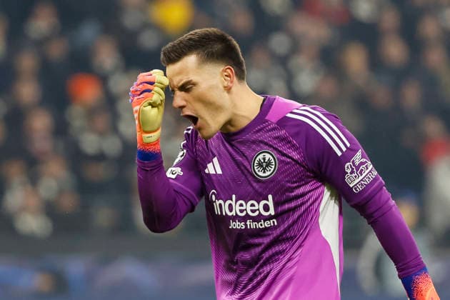 Michael Zetterer (Eintracht Frankfurt, 23) nach dem 0:2 , Deutschland, Fussball, UEFA Champions League, 5. Spieltag, 2025 2026, Eintracht Frankfurt vs. Atalanta Bergamo, 26.11.2025, Deutsche-Bank-Park, Frankfurt am Main, Deutschland Frankfurt am Main Deutsche-Bank-Park Hessen Deutschland Copyright: xGrantxHubbsx