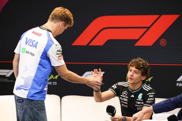 Andrea Kimi Antonelli (Mercedes AMG Petronas Formula One Team, 12), Liam Lawson (Visa Cash App Racing Bulls Formula One Team, , 30) , QAT, Formel 1 Weltmeisterschaft, Qatar Grand Prix, Doha, Lusail, Lusail International Circuit, Media Day, 27.11.2025 QTR, Formel 1 Weltmeisterschaft, Qatar Grand Prix, Doha, Lusail, Lusail International Circuit, Media Day, 27.11.2025 Doha Copyright: xEibner-Pressefoto AnnikaxGrafx EP_AGF