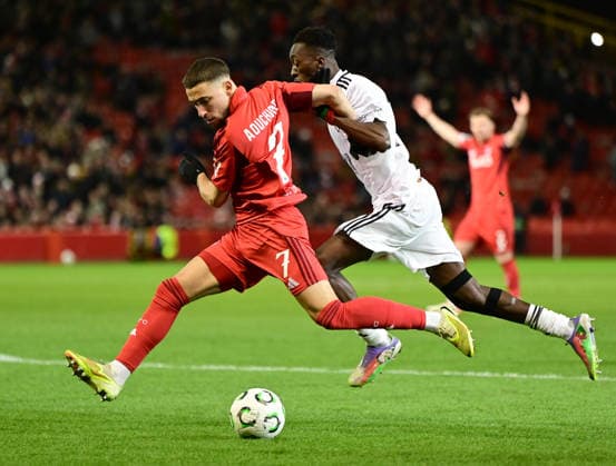 Adil Aouchiche of Aberdeen and Eric Boakye of Noah Aberdeen v Noah, UEFA Conference League, Group Stage, Football, Pittodrie, Aberdeen, Scotland, UK - 27 Nov 2025Aberdeen Pittodrie Scotland United Kingdom EDITORIAL USE ONLY No use with unauthorised audio, video, data, fixture lists, club league logos or live services. Online in-match use limited to 120 images, no video emulation. No use in betting, games or single club league player publications. Copyright: xMarkxRunnacles Shutterstockx 15928083ad