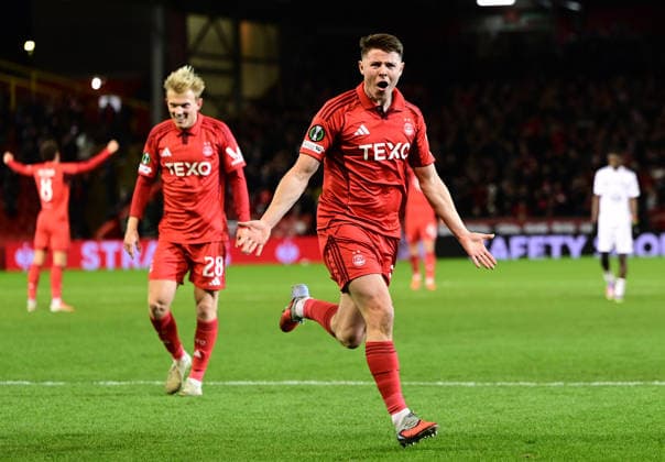 Kevin Nisbet of Aberdeen celebrates scoring Aberdeen v Noah, UEFA Conference League, Group Stage, Football, Pittodrie, Aberdeen, Scotland, UK - 27 Nov 2025Aberdeen Pittodrie Scotland United Kingdom EDITORIAL USE ONLY No use with unauthorised audio, video, data, fixture lists, club league logos or live services. Online in-match use limited to 120 images, no video emulation. No use in betting, games or single club league player publications. Copyright: xMarkxRunnacles Shutterstockx 15928083bi