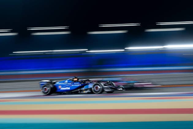 Alexander Albon (Atlassian Williams Racing, Thailand, 23) im FW47, QTR, Formel 1 Weltmeisterschaft, Qatar Grand Prix, Lusail International Circuit, Freies Training, 28.11.2025 QTR, Formel 1 Weltmeisterschaft, Qatar Grand Prix, Lusail International Circuit, 28.11.2025 Lusail Copyright: xEibner-Pressefoto Memmlerx EP_MMR