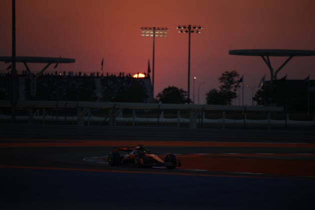 Oscar Piastri (McLaren Formula 1 Team, 81), Freies Training 1, FP1, Free Practice 1, QAT, Formel 1 Weltmeisterschaft, Qatar Grand Prix, Doha, Lusail, Lusail International Circuit, Friday, 28.11.2025 QTR, Formel 1 Weltmeisterschaft, Qatar Grand Prix, Doha, Lusail, Lusail International Circuit, Friday, 28.11.2025 Doha Copyright: xEibner-Pressefoto AnnikaxGrafx EP_AGF