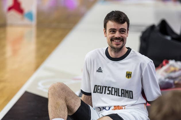 GER, FIBA Basketball World Cup 2027, European Qualifiers, Deutschland-Israel. 28.11.2025, Ratiopharm Arena, Neu-Ulm, GER, FIBA Basketball World Cup 2027, European Qualifiers, Deutschland-Israel. Jonas Mattisseck (Deutschland, No15) Â Foto: Alexander Trienitz Neu-Ulm Ratiopharm Arena Bayern Deutschland