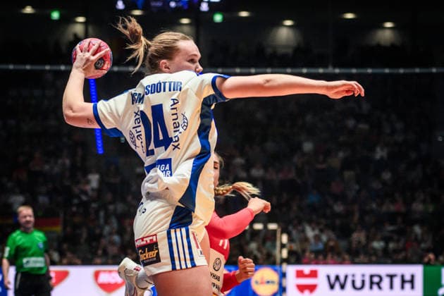 Katrin Anna Asmundsdottir (Island, 24) GER, Serbien - Island, Handball Weltmeisterschaft, Vorrunde, Gruppe C, 28.11.2025 GER, Serbien - Island, Handball Weltmeisterschaft, Vorrunde, Gruppe C, 28.11.2025 Stuttgart Copyright: xSandyxDinkelackerx EP_SDR