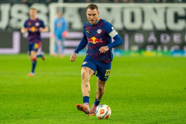 David Raum (RB Leipzig, 22) VfL Borussia Moenchengladbach vs. RB Leipzig, Fussball, 1. Bundesliga, 12. Spieltag, Saison 2025 2026, 28.11.2025 DFL REGULATIONS PROHIBIT ANY USE OF PHOTOGRAPHS AS IMAGE SEQUENCES AND OR QUASI-VIDEO VfL Borussia Moenchengladbach vs. RB Leipzig, Fussball, 1. Bundesliga, 12. Spieltag, Saison 2025 2026, 28.11.2025 Moenchengladbach Copyright: xEibner-Pressefoto J.xDerondeaux EP_JDU