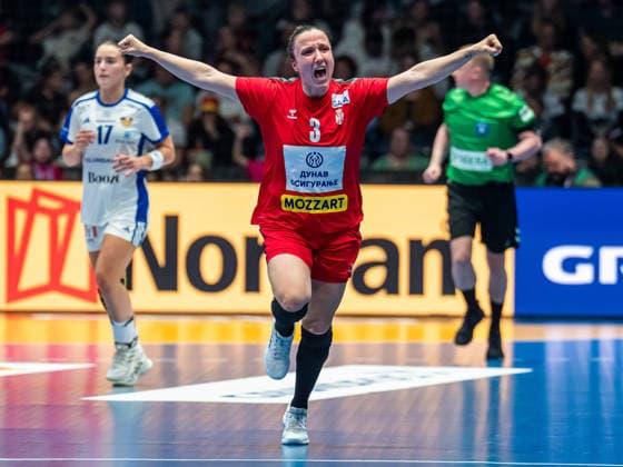 Katarina Krpez-Slezak (Serbien, 03), Serbien vs. Island, Handball, Weltmeisterschaft, Frauen, Spielzeit 2025 2026, 28.11.2025, Serbien vs. Island, Handball, Weltmeisterschaft, Frauen, Spielzeit 2025 2026, 28.11.2025 Stuttgart Copyright: xEibner-Pressefoto MichaelxSchmidx EP_MST