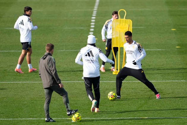 November 29, 2025, Valdebebas, Madrid, Spain: Jude Bellingham during the training day of Real Madrid ahead the Spanish League, LaLiga EA Sports, football match against Girona FC at Ciudad Deportiva Real Madrid on November 29, 2025, in Valdebebas, Madrid, Spain. Valdebebas Spain - ZUMAa181 20251129_zaa_a181_008 Copyright: xOscarxJ.xBarrosox