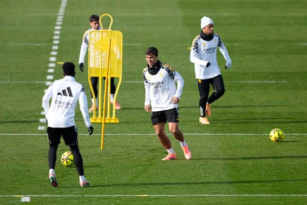November 29, 2025, Valdebebas, Madrid, Spain: Gonzalo Garcia during the training day of Real Madrid ahead the Spanish League, LaLiga EA Sports, football match against Girona FC at Ciudad Deportiva Real Madrid on November 29, 2025, in Valdebebas, Madrid, Spain. Valdebebas Spain - ZUMAa181 20251129_zaa_a181_014 Copyright: xOscarxJ.xBarrosox