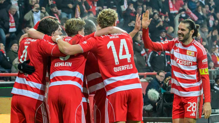 im Bild v.l.: Rani Khedira (1.FC Union), Tor, Treffer, Jubel, Torjubel, Freude, Begeisterung, feiert,celebreting the goal, joy, jubilation, cheering, nach seinem Tor zum 1:0 in der 43. Minute, GER, Berlin, 1. FC Union Berlin vs 1.FC Heidenheim 1846, 1. Bundesliga, Fussball, DFB, Spielzeit 2025 2026, Alte Foersterei, 12. Spieltag, DFB DFL REGULATIONS PROHIBIT ANY USE OF PHOTOGRAPHS AS IMAGE SEQUENCES AND OR QUASI-VIDEO, 29.11.25, Copyright: HMBxMedia UwexKoch