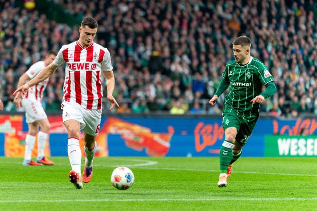 Eric Martel (1. FC Koeln, 06) im Dribbling gegen Romano Schmid (SV Werder Bremen, 20), GER, SV Werder Bremen vs 1. FC Koeln, Fussball, Bundesliga, Spieltag 12, Saison 2025 2026, 29.11.2025 DFL REGULATIONS PROHIBIT ANY USE OF PHOTOGRAPHS AS IMAGE SEQUENCES AND OR QUASI-VIDEO GER, SV Werder Bremen vs 1. FC Koeln, Fussball, Bundesliga, Spieltag 12, Saison 2025 2026, 29.11.2025 Bremen Copyright: xEibner-Pressefoto MaxxVincenx EP_MVN