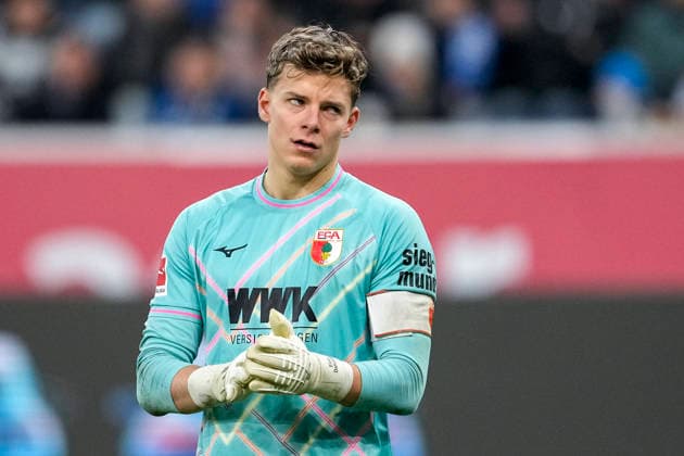 Finn Dahmen (Torwart, FCA, 1), Einzelbild, Einzelfoto, Aktion, Action, enttäuscht schauend, Enttäuschung, Frustration, disappointed, pessimistisch, 29.11.2025, Sinsheim (Deutschland), Fussball, Bundesliga, TSG 1899 Hoffenheim - FC Augsburg, DFB DFL REGULATIONS PROHIBIT ANY USE OF PHOTOGRAPHS AS IMAGE SEQUENCES AND OR QUASI-VIDEO.