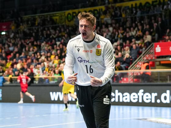 Pascal Bochmann (VfL Eintracht Hagen, 16) jubelt VfL Eintracht Hagen vs. SG BBM Bietigheim, Handball, 2. Bundesliga, 13. Spieltag, Saison 2025 2026, 29.11.2025 VfL Eintracht Hagen vs. SG BBM Bietigheim, Handball, 2. Bundesliga, 13. Spieltag, Saison 2025 2026, 29.11.2025 Hagen Copyright: xEibner-Pressefoto DamianxKruczynx EP_DKI