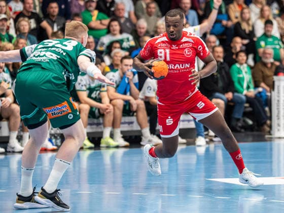 Sadou Ntanzi (MT Melsungen, 91) mit Tempo am Ball, Frisch Auf Goeppingen vs. MT Melsungen, Handball, 1. Bundesliga, Herren, Spielzeit 2025 2026, 29.11.2025, Frisch Auf Goeppingen vs. MT Melsungen, Handball, 1. Bundesliga, Herren, Spielzeit 2025 2026, 29.11.2025 Goeppingen Copyright: xEibner-Pressefoto MichaelxSchmidx EP_MST