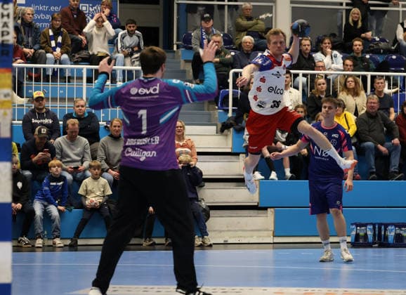 v.l. Louis Oberosler (TSV Bayer Dormagen 01), Sascha Pfattheicher (HBW Balingen-Weilstetten 30), Felix Boeckenholt (TSV Bayer Dormagen 17) TSV Bayer Dormagen vs. HBW Balingen Weilstetten, 13. Spieltag, Handball, 2. HBL, Spielzeit 2025 2026, 29.11.2025 TSV Bayer Dormagen vs. HBW Balingen Weilstetten, 13. Spieltag, Handball, 2. HBL, Spielzeit 2025 2026, 29.11.2025 Dormagen Copyright: xEibner-Pressefoto ThomasxStoeckex EP_TSR