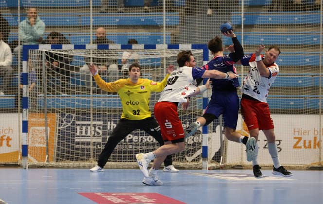 v.l. Benedek Nagy (HBW Balingen-Weilsetten 32), Stefan Bauer (HBW Balingen-Weilstetten 99), Luca Krist (TSV Bayer Dormagen 02), Tobias Heinzelmann (HBW Balingen-Weilstetten 28) TSV Bayer Dormagen vs. HBW Balingen Weilstetten, 13. Spieltag, Handball, 2. HBL, Spielzeit 2025 2026, 29.11.2025 TSV Bayer Dormagen vs. HBW Balingen Weilstetten, 13. Spieltag, Handball, 2. HBL, Spielzeit 2025 2026, 29.11.2025 Dormagen Copyright: xEibner-Pressefoto ThomasxStoeckex EP_TSR