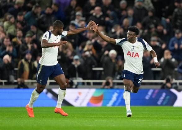 Mohammed Kudus of Tottenham Hotspur celebrates scoring with Kevin Danso making the score 1-2 Tottenham Hotspur v Fulham, Premier League, Football, Tottenham Hotspur Stadium, London, UK - 29 Nov 2025London Tottenham Hotspur Stadium United Kingdom EDITORIAL USE ONLY No use with unauthorised audio, video, data, fixture lists, club league logos or live services. Online in-match use limited to 120 images, no video emulation. No use in betting, games or single club league player publications. Copyright: xJedxLeicester Shutterstockx 15941652ai