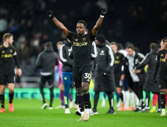 Ryan Sessegnon of Fulham celebrates at fulltime after his team s 1-2 victory Tottenham Hotspur v Fulham, Premier League, Football, Tottenham Hotspur Stadium, London, UK - 29 Nov 2025London Tottenham Hotspur Stadium United Kingdom EDITORIAL USE ONLY No use with unauthorised audio, video, data, fixture lists, club league logos or live services. Online in-match use limited to 120 images, no video emulation. No use in betting, games or single club league player publications. Copyright: xJedxLeicester Shutterstockx 15941652av