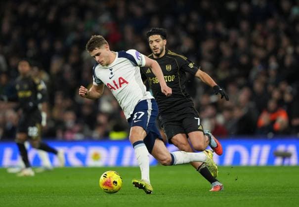 Micky van de Ven of Tottenham Hotspur gets ahead of Raul Jimenez of Fulham Tottenham Hotspur v Fulham, Premier League, Football, Tottenham Hotspur Stadium, London, UK - 29 Nov 2025London Tottenham Hotspur Stadium United Kingdom EDITORIAL USE ONLY No use with unauthorised audio, video, data, fixture lists, club league logos or live services. Online in-match use limited to 120 images, no video emulation. No use in betting, games or single club league player publications. Copyright: xJedxLeicester Shutterstockx 15941652bc
