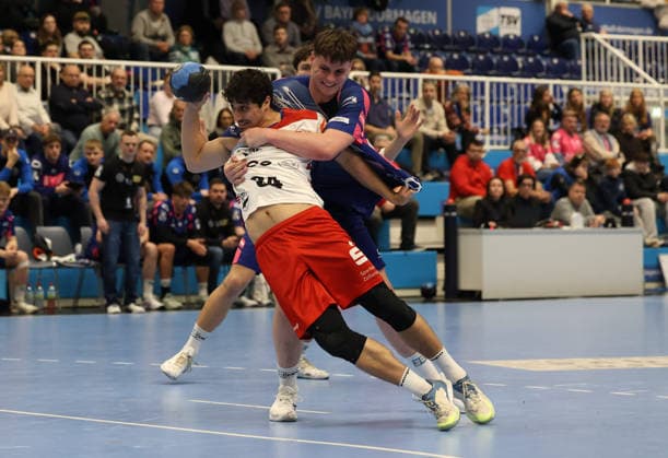 v.l. Jonathan Dayan (HBW Balingen-Weilstetten 34), Jan Schmidt (TSV Bayer Dormagen 42) TSV Bayer Dormagen vs. HBW Balingen Weilstetten, 13. Spieltag, Handball, 2. HBL, Spielzeit 2025 2026, 29.11.2025 TSV Bayer Dormagen vs. HBW Balingen Weilstetten, 13. Spieltag, Handball, 2. HBL, Spielzeit 2025 2026, 29.11.2025 Dormagen Copyright: xEibner-Pressefoto ThomasxStoeckex EP_TSR