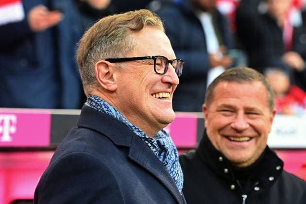 Jan Christian DREESEN (Vorstandsvorsitzender FCB), lacht,lachen,lachend,optimistisch,gutgelaunt, Portraet,Portrait,Porträt. hi:Max EBERL (Sportvorstand FC Bayern Muenchen). Fussball 1. Bundesliga Saison 2025 2026, 12.Spieltag, Spieltag12 FC Bayern Muenchen - FC St. Pauli 3-1 am 29.11.2025 , A L L I A N Z A R E N A.