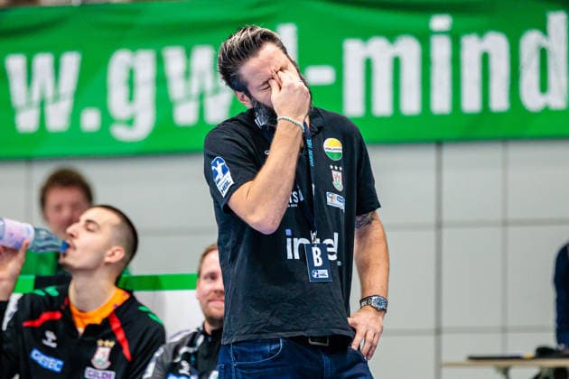 Bennet Wiegert (SC Magdeburg, Trainer) GER, GWD Minden vs. SC Magdeburg, Handball, 1. Bundesliga, 14. Spieltag, Spielzeit 2025 2026, 29.11.2025 GER, GWD Minden vs. SC Magdeburg, Handball, 1. Bundesliga, 14. Spieltag, Spielzeit 2025 2026, 29.11.2025 Luebbecke Copyright: xEibner-Pressefoto JanxRollingerx EP_JSK