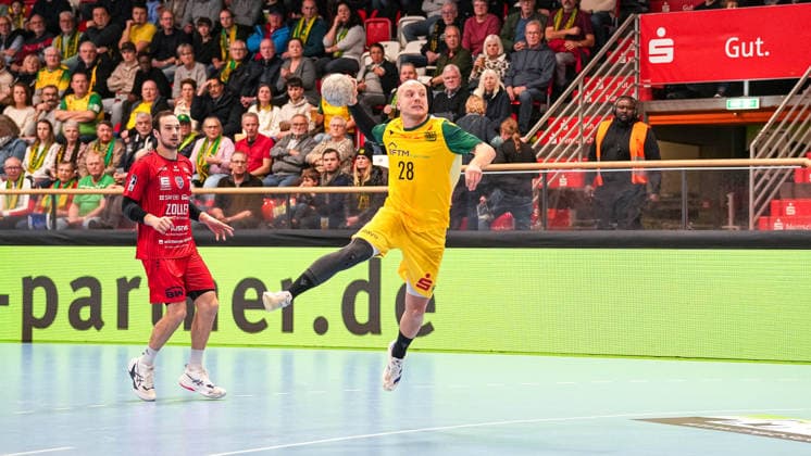 Hakon Dadi Styrmisson (VfL Eintracht Hagen, 28) beim Torwurf VfL Eintracht Hagen vs. SG BBM Bietigheim, Handball, 2. Bundesliga, 13. Spieltag, Saison 2025 2026, 29.11.2025 VfL Eintracht Hagen vs. SG BBM Bietigheim, Handball, 2. Bundesliga, 13. Spieltag, Saison 2025 2026, 29.11.2025 Hagen Copyright: xEibner-Pressefoto DamianxKruczynx EP_DKI