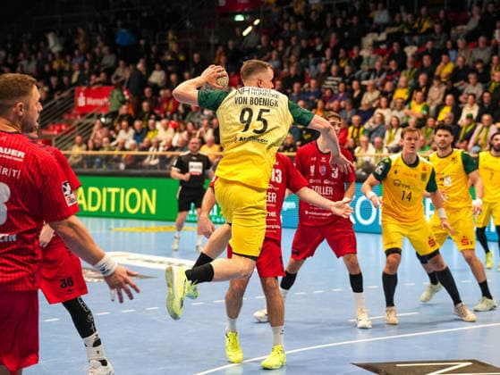 Jan von Boenigk (VfL Eintracht Hagen, 95) beim Torwurf VfL Eintracht Hagen vs. SG BBM Bietigheim, Handball, 2. Bundesliga, 13. Spieltag, Saison 2025 2026, 29.11.2025 VfL Eintracht Hagen vs. SG BBM Bietigheim, Handball, 2. Bundesliga, 13. Spieltag, Saison 2025 2026, 29.11.2025 Hagen Copyright: xEibner-Pressefoto DamianxKruczynx EP_DKI