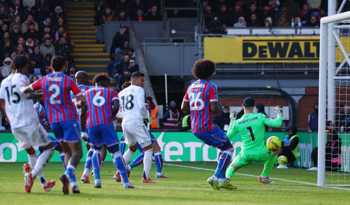 London, England, 30th November 2025. Joshua Zirkzee (hidden) of Manchester United, ManU scores to make it 1-1 during the Crystal Palace vs Manchester United Premier League match at Selhurst Park, London. Picture credit should read: Paul Terry Sportimage EDITORIAL USE ONLY. No use with unauthorised audio, video, data, fixture lists, club league logos or live services. Online in-match use limited to 120 images, no video emulation. No use in betting, games or single club league player publications. SPI_037_PT_Crystal_Palace_Man_Utd SPI-4335-0037