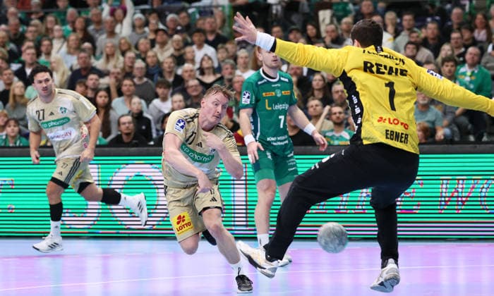Leipzig, 30.11.2025, Arena Leipzig, Handball, Bundesliga, 14.Spieltag , SC DHfK Leipzig vs. TSV Hannover - Burgdorf, Im Bild von links; August Pedersen ( 17, Hannover), Torwart Domenico Ebner (1, Leipzig). , Nur zur redaktionellen Nutzung. Only editorial use. , DHB HBL regulations prohibit any use of photographs as image sequences and or quasi-video. ,