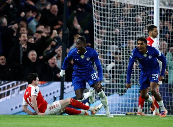 Trevoh Chalobah celebrates scoring the opening goal of the game for Chelsea Chelsea v Arsenall, Football, Premier League, Stamford Bridge Stadium, London, UK, 30 11 25 EDITORIAL USE ONLY No use with unauthorised audio, video, data, fixture lists (outside the EU), club league logos or live services. Online in-match use limited to 45 images (+15 in extra time). No use to emulate moving images. No use in betting, games or Copyright: xMattxImpey Shutterstockx 15993964ab