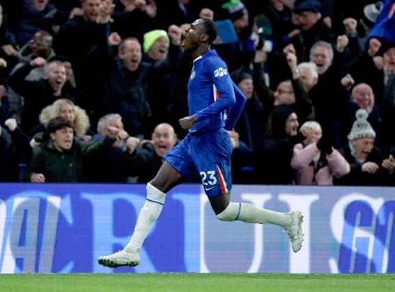 Trevoh Chalobah celebrates scoring the opening goal of the game for Chelsea Chelsea v Arsenall, Football, Premier League, Stamford Bridge Stadium, London, UK, 30 11 25 EDITORIAL USE ONLY No use with unauthorised audio, video, data, fixture lists (outside the EU), club league logos or live services. Online in-match use limited to 45 images (+15 in extra time). No use to emulate moving images. No use in betting, games or Copyright: xMattxImpey Shutterstockx 15993964ad