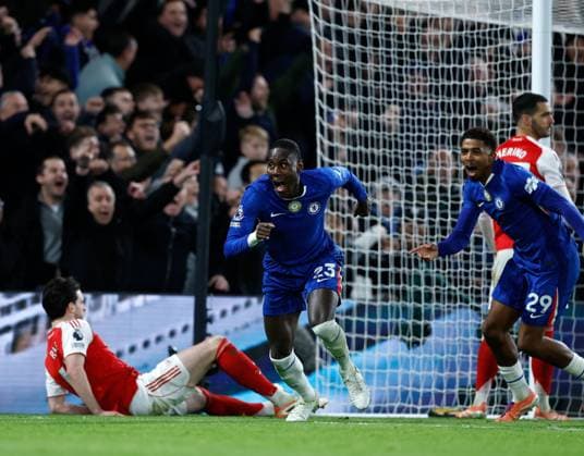 Trevoh Chalobah celebrates scoring the opening goal of the game for Chelsea Chelsea v Arsenall, Football, Premier League, Stamford Bridge Stadium, London, UK, 30 11 25 EDITORIAL USE ONLY No use with unauthorised audio, video, data, fixture lists (outside the EU), club league logos or live services. Online in-match use limited to 45 images (+15 in extra time). No use to emulate moving images. No use in betting, games or Copyright: xMattxImpey Shutterstockx 15993964z