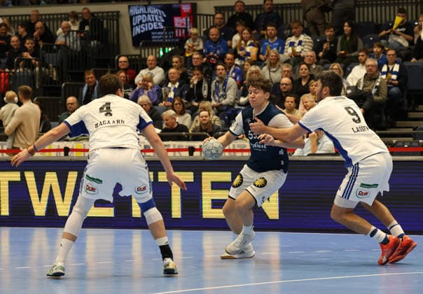 v.l. Andreas Magaard (Handball Sportverein Hamburg 04), Soeren Steinhaus (Bergischer HC 53), Jacob Arenth Lassen (Handball Sportverein Hamburg 09) Bergischer HC 06 vs. Handball Sportverein Hamburg, 14. Spieltag, Handball, DAIKIN HBL, Spielzeit 2025 2026, 30.11.2025 Bergischer HC 06 vs. Handball Sportverein Hamburg, 14. Spieltag, Handball, DAIKIN HBL, Spielzeit 2025 2026, 30.11.2025 Duesseldorf Copyright: xEibner-Pressefoto ThomasxStoeckerx EP_TSR