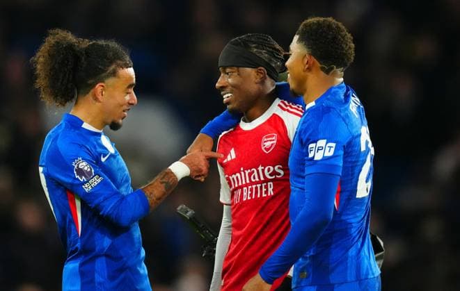 Noni Madueke of Arsenal with Malo Gusto and Wesley Fofana of Chelsea at full time Chelsea v Arsenal, Premier League, Football, Stamford Bridge, London, UK - 30 Nov 2025London Stamford Bridge United Kingdom EDITORIAL USE ONLY No use with unauthorised audio, video, data, fixture lists, club league logos or live services. Online in-match use limited to 120 images, no video emulation. No use in betting, games or single club league player publications. Copyright: xJavierxGarcia Shutterstockx 15941788bb