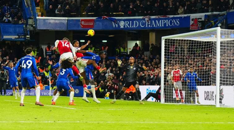 Jurrien Timber of Arsenal heads at goal late on as Viktor Gyokeres shapes to head simultaneously Chelsea v Arsenal, Premier League, Football, Stamford Bridge, London, UK - 30 Nov 2025London Stamford Bridge United Kingdom EDITORIAL USE ONLY No use with unauthorised audio, video, data, fixture lists, club league logos or live services. Online in-match use limited to 120 images, no video emulation. No use in betting, games or single club league player publications. Copyright: xJavierxGarcia Shutterstockx 15941788bf