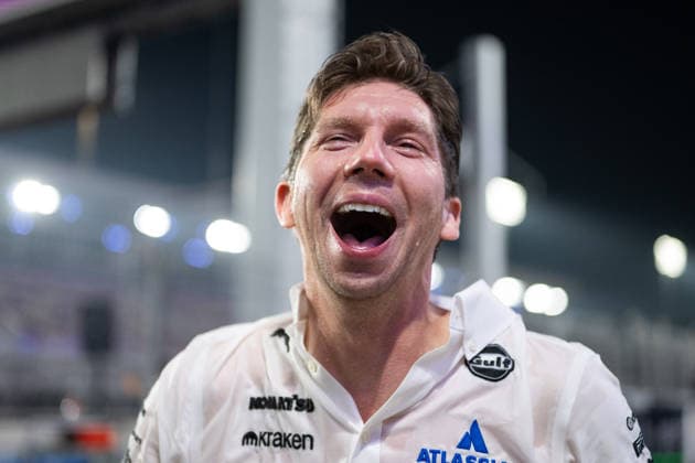 James Vowles (Atlassian Williams Racing, Teamchef) jubelt in der Boxengasse ueber Platz 3 auf dem Podium, QTR, Formel 1 Weltmeisterschaft, Qatar Grand Prix, Lusail International Circuit, Rennen, 30.11.2025 QTR, Formel 1 Weltmeisterschaft, Qatar Grand Prix, Lusail International Circuit, Rennen, 30.11.2025 Lusail Copyright: xEibner-Pressefoto Memmlerx EP_MMR